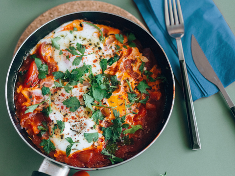 Shakshuka (Poached eggs in tomato sauce) recipe